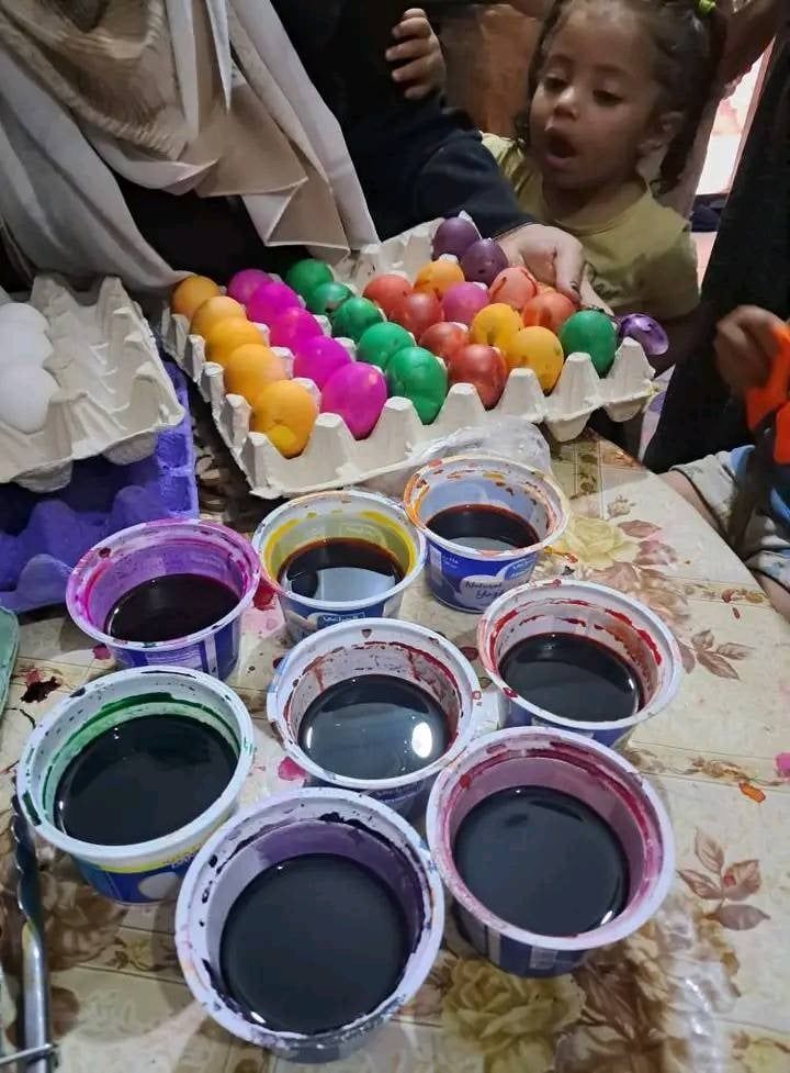 أطفال الأقصر يستمتعون بأعياد الربيع وشم النسيم وتلوين البيض أطفال الأقصر يستمتعون بأعياد الربيع وشم النسيم وتلوين البيض