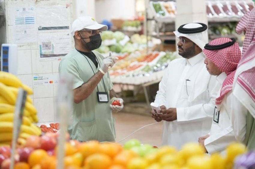 *مدير عام فرع البيئة بتبوك يتفقد أسواق النفع العام استعدادًا لموسم عيد الأضحى* *مدير عام فرع البيئة بتبوك يتفقد أسواق النفع العام استعدادًا لموسم عيد الأضحى*