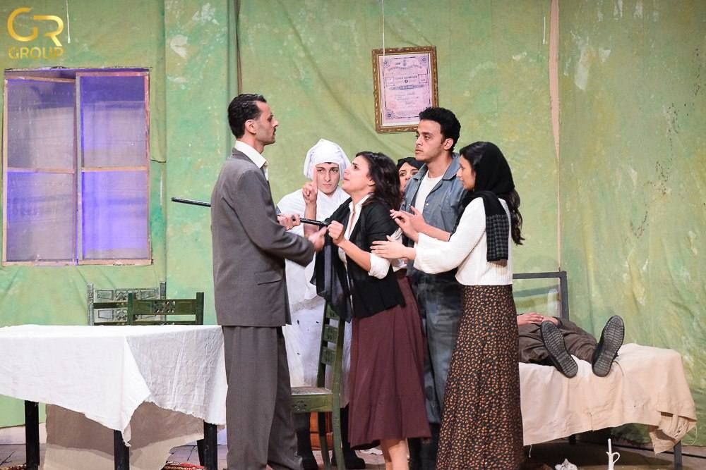 مشهد من مسرحية نابولي مليونيرة مشهد من مسرحية نابولي مليونيرة