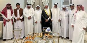 ابن مقباس يعقد قران ابنه عمر