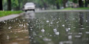 طقس اليوم: أمطار متفرقة وتساقط البرد بأماكن محدودة