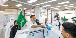 رحلة الحج الأولى لمدير مدرسة متقاعد من دكا