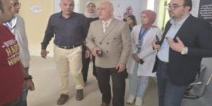 وكيل الصحة بالقليوبية يتفقد المركز الطبي بالحي الثامن بالعبور