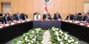 تكليف المجموعةالوزاريةالصناعية بدراسة أي طلب بإقامة منطقة حرةخاصة