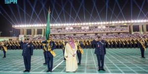 الأمير عبدالعزيز بن سعود يرعى حفل تخريج 1935 طالبًا من كلية الملك فهد الأمنية