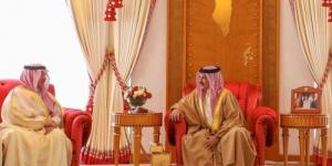 ملك البحرين يستقبل البنيان ويشيد بـ «طبية عبدالله»