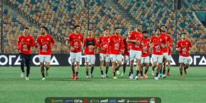 «إنستجرام» يطيح بنجم منتخب مصر من حسابات حسام حسن