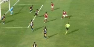الأهلي يتقدم على سيراميكا بهدف بن شرقي في الشوط الأول