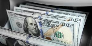 استقرار الدولار بعد تراجعه لأدنى مستوى في ثلاثة أسابيع