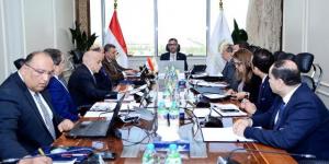 فاروق:الالتزام بضوابط الجودة وتكثيف المعروض من السلع بأسعار عادلة