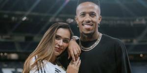 فتاة تفتش هاتف نجم ريال مدريد علناً أمام المتابعين