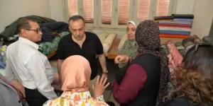 محافظ أسيوط يتفقد جمعية الشابات المسلمات ومعرضًا للمنتجات اليدوية