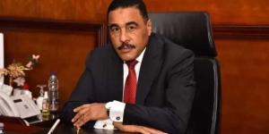 محافظ مطروح: يهنئ حجاج بيت الله الحرام قبل سفرهم لمطار القاهرة