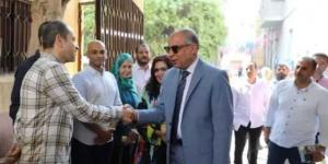 محافظ المنيا يزور مديرية الصحة ويتابع سير العمل داخل الإدارات والأقسام