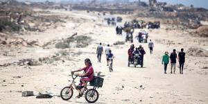وزير إسرائيلي يجري مباحثات مع رئيس وزراء قطر حول مفاوضات غزة