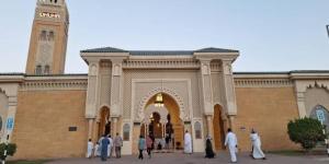مساجد العين تصدح بتكبيرات العيد