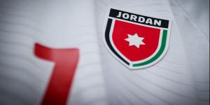 شاب اردني في امريكا للأردنيين :هكذا يمكنك السفر  ..  "احجز طيارتك وشجّع المنتخب" ..  فيديو