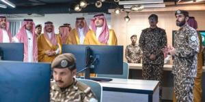 وزير الداخلية يتابع سير العمل في وكالة الأحوال المدنية