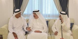 حاكم أم القيوين يقدِّم واجب العزاء في وفاة مريم بنت سلطان بن سالم القاسمي