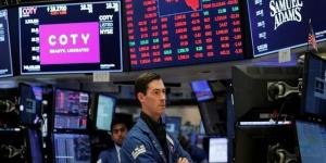 الأسهم الأمريكية تغلق مستقرة مع ترقب قمة ترامب وبوتين وتحديات تضخمية