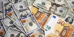 أسعار العملات الأجنبية اليوم الجمعة.. الدولار يسجل 48.23 جنيه للشراء
