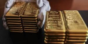 الذهب يتجه لهبوط أسبوعي مع انحسار الرهانات على خفض الفائدة