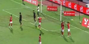 الأهلي ينهي الشوط الاول متقدما على فاركو بهدفي شريف وزيزو