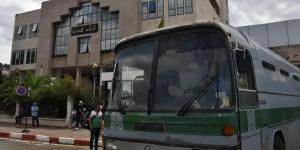 الجزائر تسحب الحافلات المتهالكة بعد "كارثة الوادي"