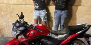ضبط شخصين سرقا هاتفا محمولا من مسن بالإسكندرية
