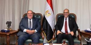 وزير العمل يستقبل قنصل مصر في الرياض لبحث التعاون في الملفات ذات الاهتمام المُشترك