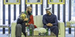زايد بن محمد بن زايد يهنئ حمزة شيماييف المتوّج بلقب العالم للوزن المتوسط