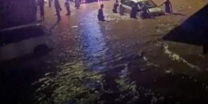 عدن.. خسائر مادية كبيرة بسبب الأمطار الغزيرة وتعذر هبوط رجلتين للخطوط الجوية اليمنية