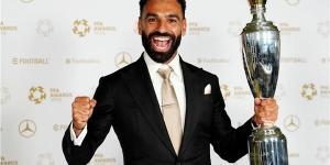 صلاح يوجه رسالة للجماهير بعد حصد جائزة أفضل لاعب فى إنجلترا