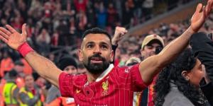 تتويح تاريخي.. محمد صلاح يهزم أساطير الكرة الإنجليزية 
