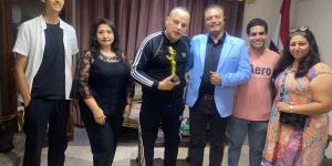 تامر عبدالمنعم يهنئ صناع فيلم التجلي على فوزه بجائزة أفضل إنتاج