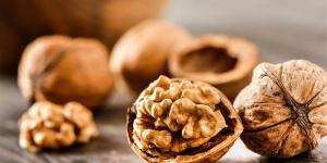 5 فواكه مجفّفة دواء في غذاء .. ما هي؟