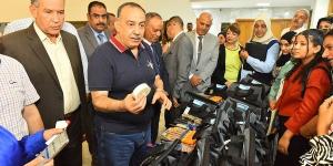 محافظ أسيوط يدعم أول تجربة لتدريب الفتيات على السباكة