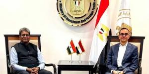 وزير الاستثمار يلتقى السفير الهندي بالقاهرة لبحث سبل تعزيز العلاقات الاقتصادية