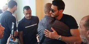 رسالة غاضبة من مدافع الأهلي بعد جنازة والد محمد الشناوي