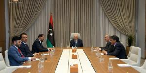 بحضور محافظ المركزي.. رئيس البرلمان يؤكد دعمه لصندوق الإعمار ويطالب بمشاريعه في كافة أنحاء البلاد