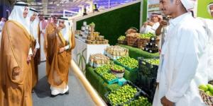 محافظ الأحساء يفتتح معرض اللومي الحساوي 2025
