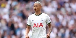 ريتشارليسون يتوج بجائزة لاعب الجولة الأولى في الدوري الإنجليزي