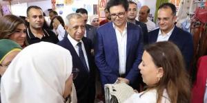 وزير الثقافة يتفقد معرض ديارنا للحرف التراثية ويشيد بمهارة الحرفيين المصريين