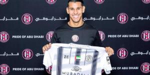 ميريز وأوليفيرا مرشحان للنصر والشارقة