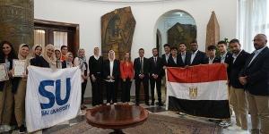 عمدة هوداك برومانيا يكرم طلاب جامعة سيناء الفائزون بالجائزة الذهبية في مهرجان الفلكلور الدولي