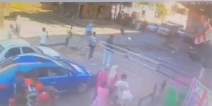 أول تعليق من عامل مزلقان أنقذ حياة شاب من ”موت محقق” وإشادة واسعة من المواطنين