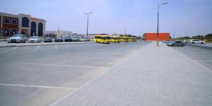 بلدية العين تنجز تطوير شبكة طرق المدارس بفلج هزاع