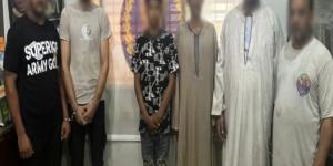 ملابسات فيديو قائد سيارة "فان"وآخرين يلقون حجارةعلى قائد نقل ثقيل