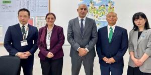 وزير التربية والتعليم يزور مدرسة تاتشيكاوا ميدوري بطوكيو لدعم المتسربين من التعليم