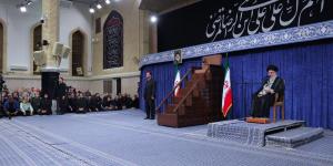 الامام الخامنئي: الشعب الإيراني لن يخضع للأوامر والشروط الأميركية غير اللائقة